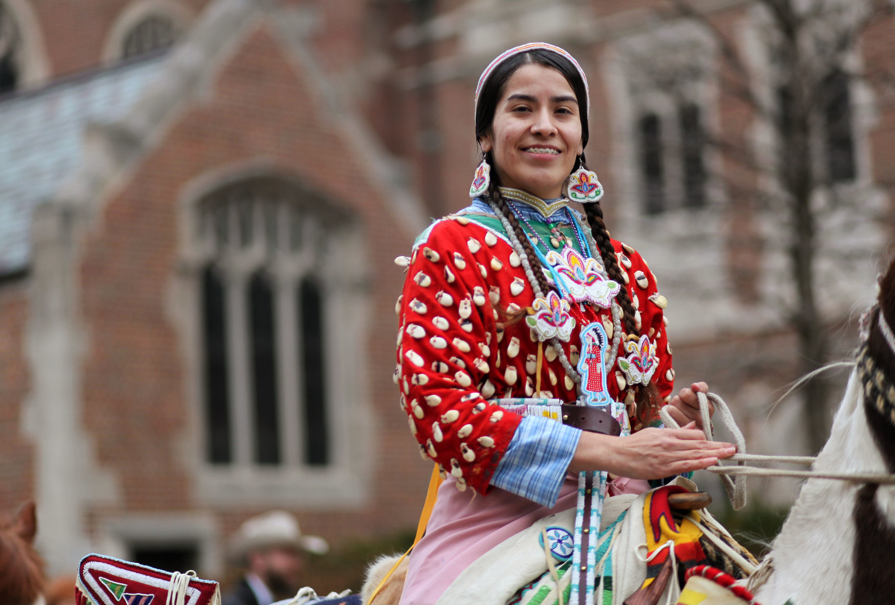 Apsáalooke Women and Warriors